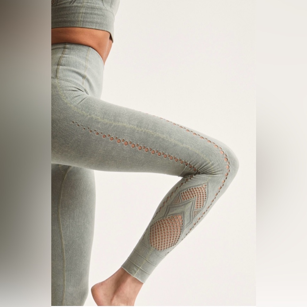 NWOT Free People Movement Running Through My Mind Leggings Size Small